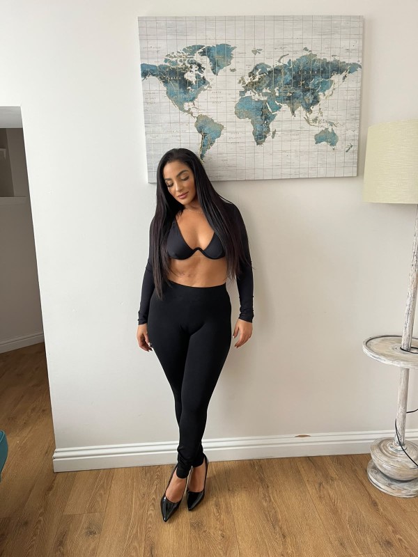 MORENA MORBOSA, DIVINA Y CON CUERPAZO