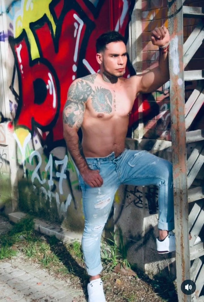 Tony chico latino muy complaciente AMO cañero domi