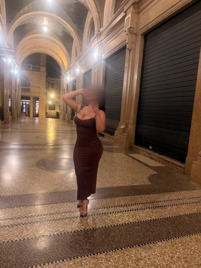 Karlita prinz INOLVIDABLE LATINA! FOTOS REALES 24H