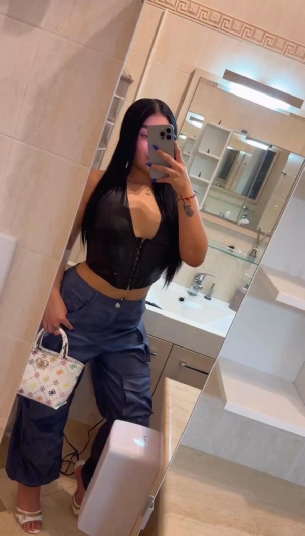 VALERIA JOVENCITA RECIEN LLEGADA LA CIUDAD