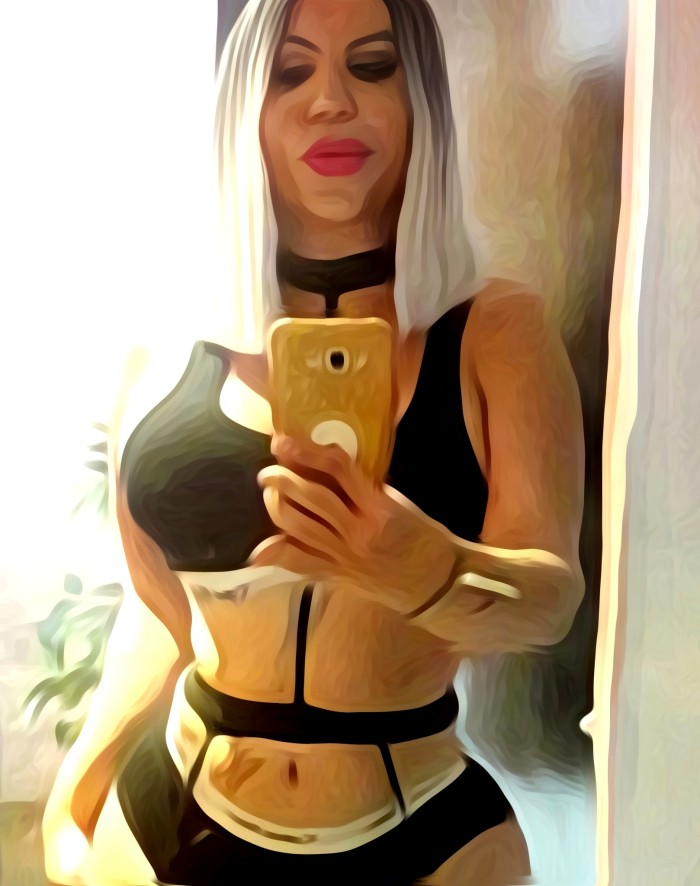Trans Pamela rubia platino tremendo culo activazos