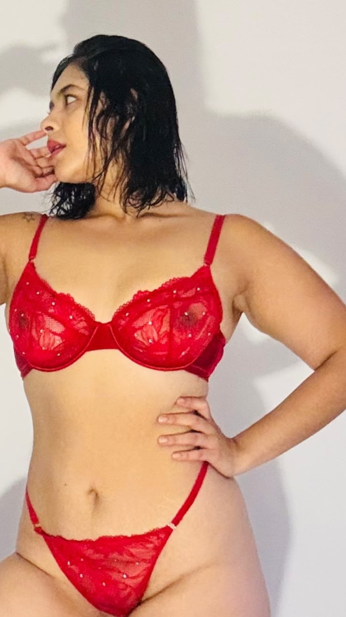 COLOMBIANA DE LUJO EXPLOSIVA Y MORBOSA, CHICAS Y TRIOS