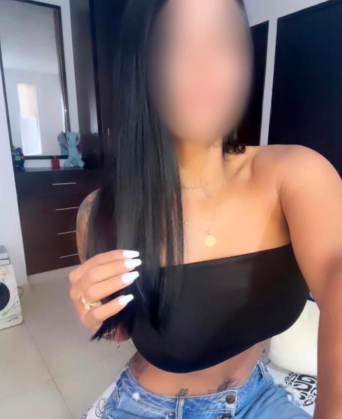 DELICIOSA ENTREGADA EXQUISITA ANSIOSA DE PLACER