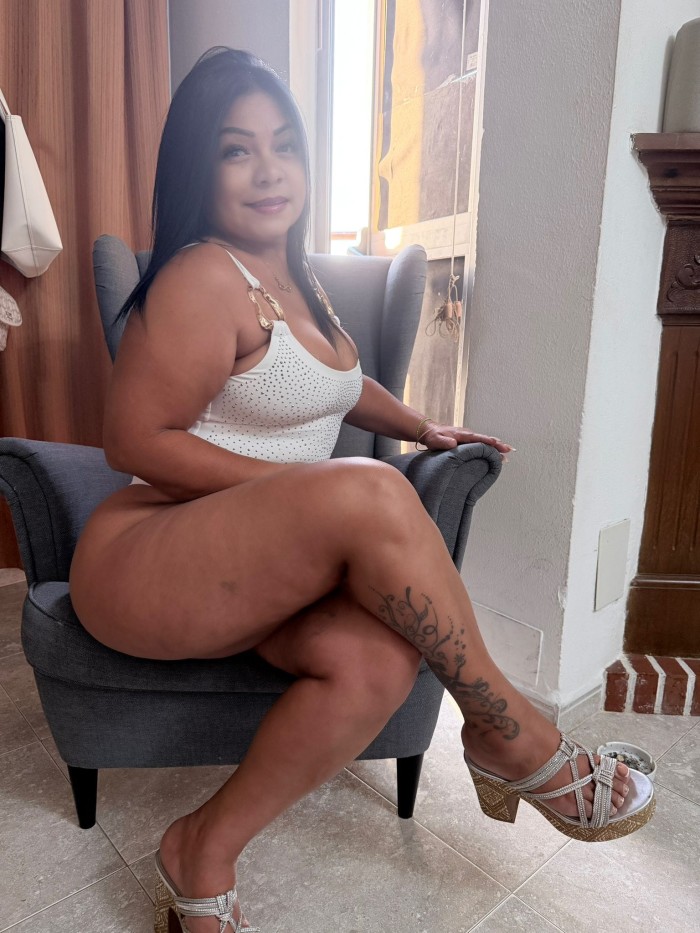 VERONICA MADURITA CACHONDA Y SIEMPRE MOJADA