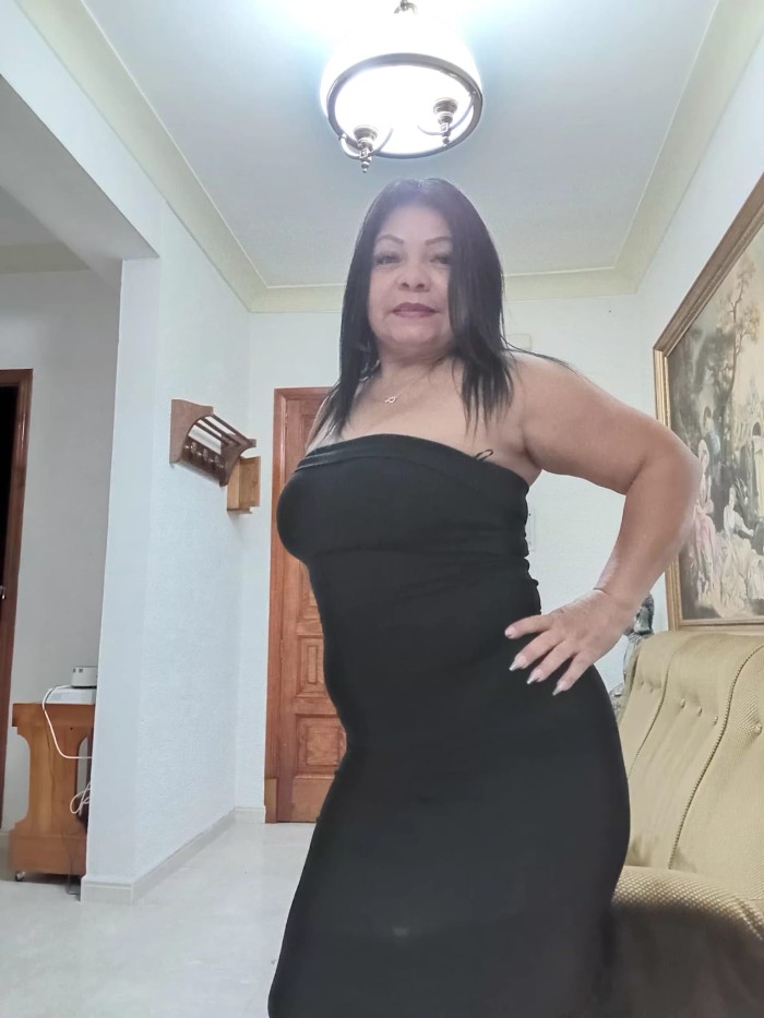 VERONICA MADURITA CACHONDA Y SIEMPRE MOJADA