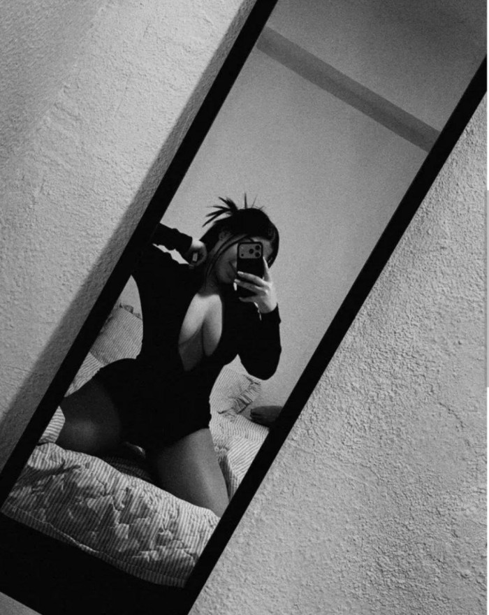 HERMOSA SENSUAL ARDIENTE DESEOSA DE SEXO