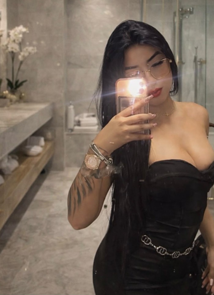 Primera vez fiesteraaaa.. tú puta ardiente