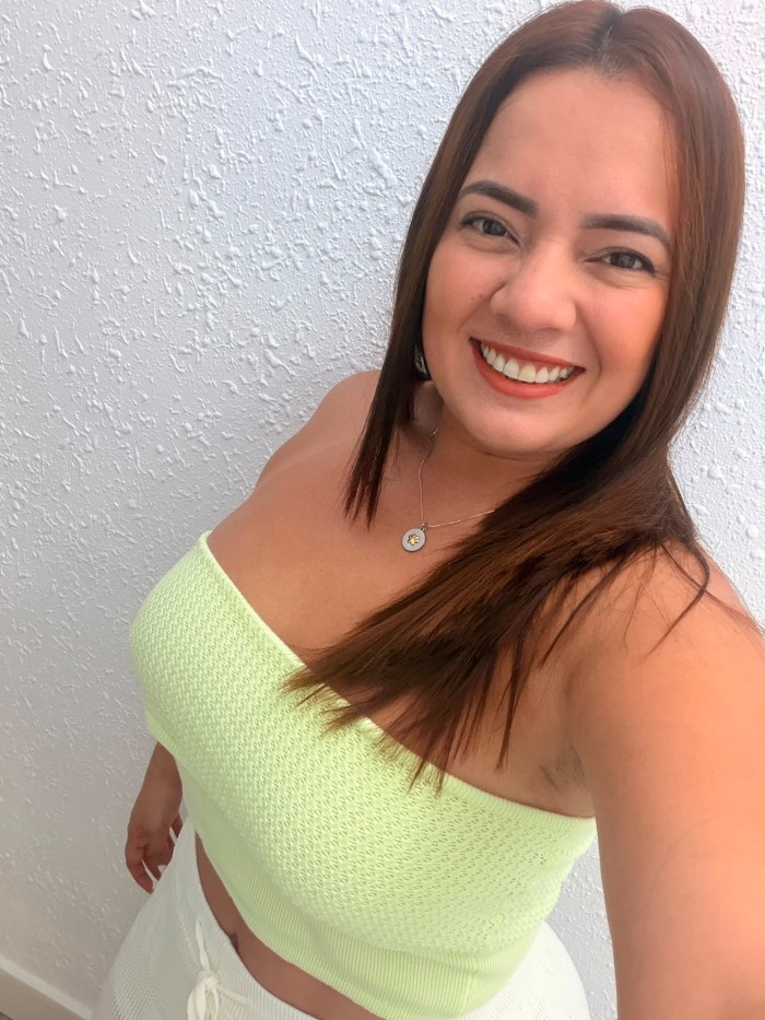 SENSUAL ARDIENTE COMPLACIENTE DESEOSA DE SEXO