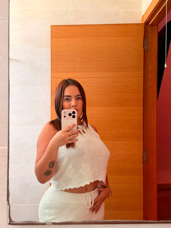 SENSUAL ARDIENTE COMPLACIENTE DESEOSA DE SEXO
