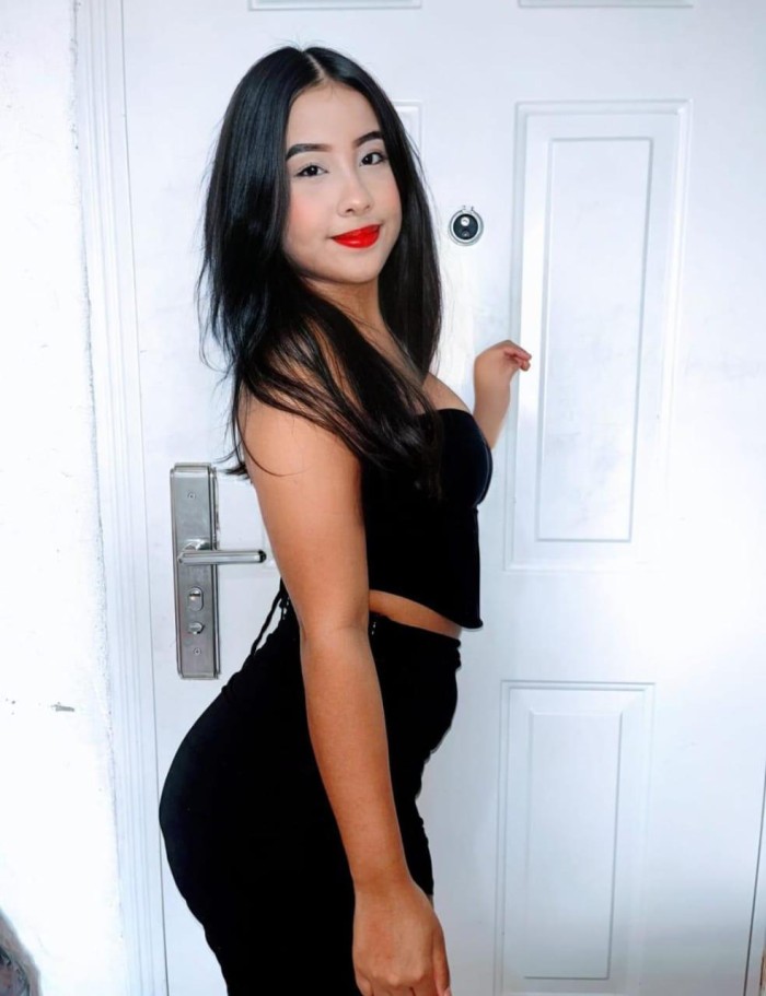 ARDIENTE SENSUAL COMPLACIENTE DESEOSA DE SEXO