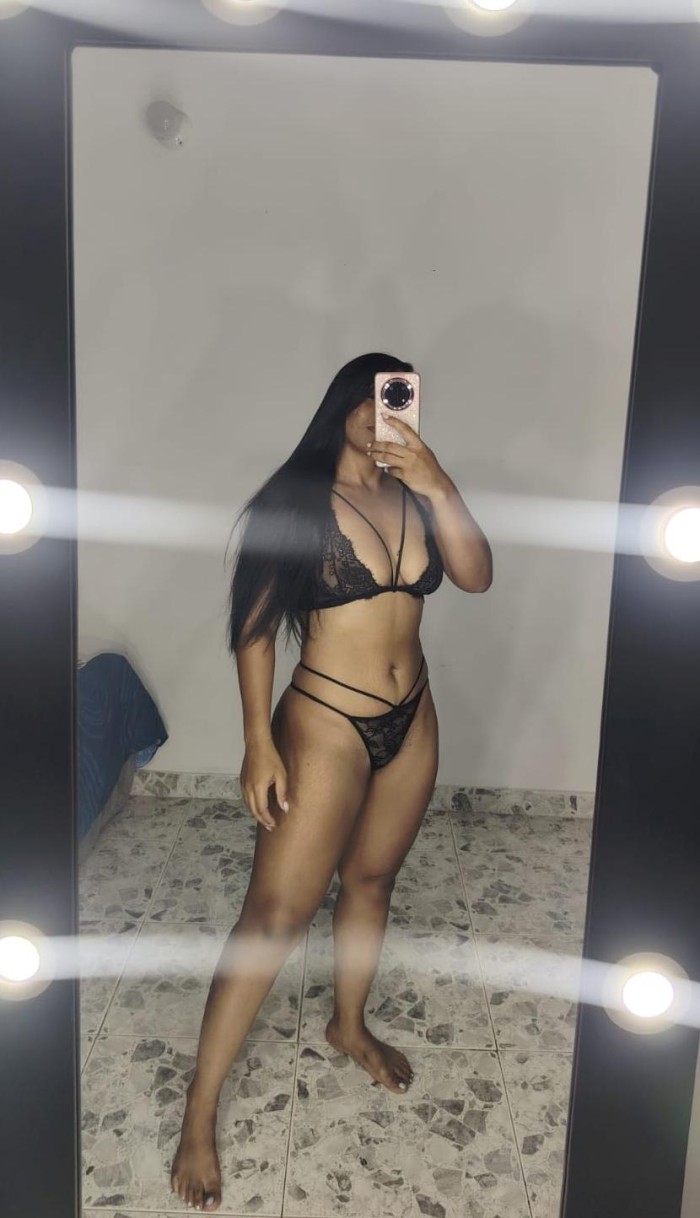 Luisa latina exótica
