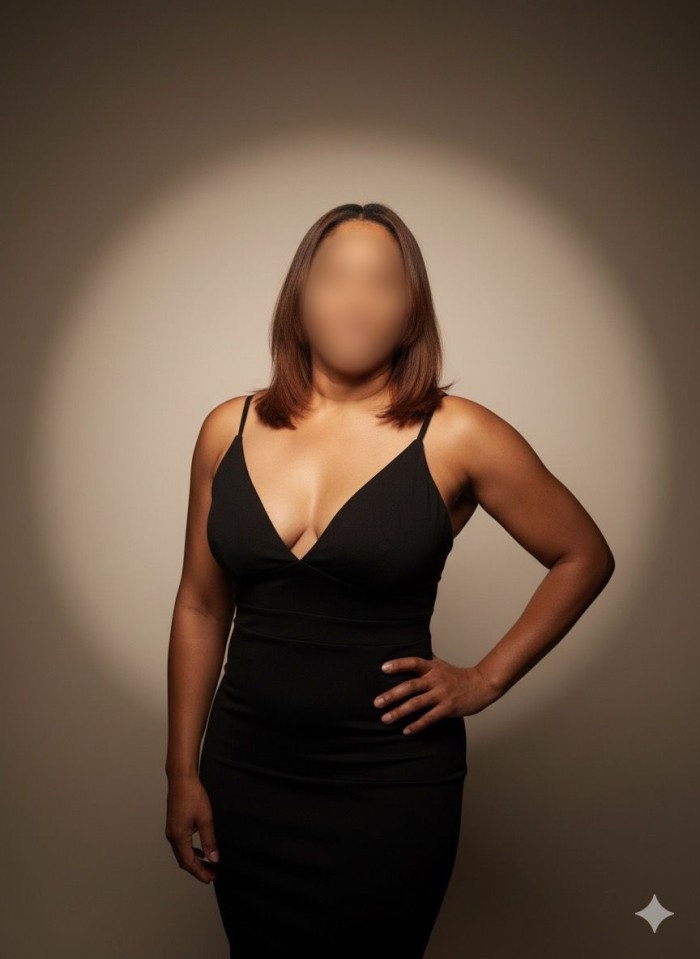 MADURITA LATINA DE PIEL CANELA EN TORRELAVEGA