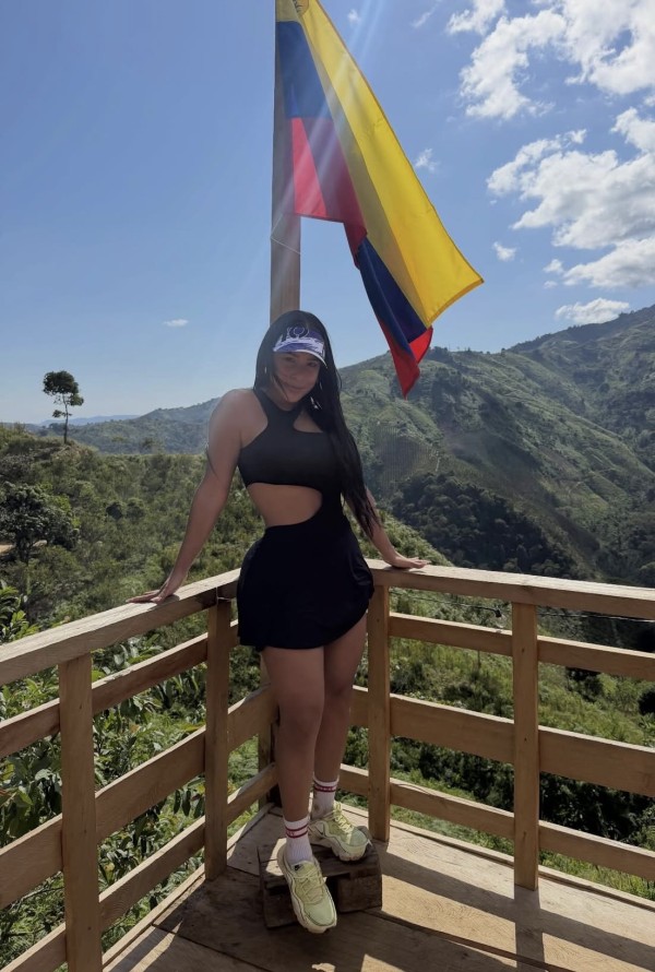 Hermosa venezolana. Si no soy la de la foto te devuelves
