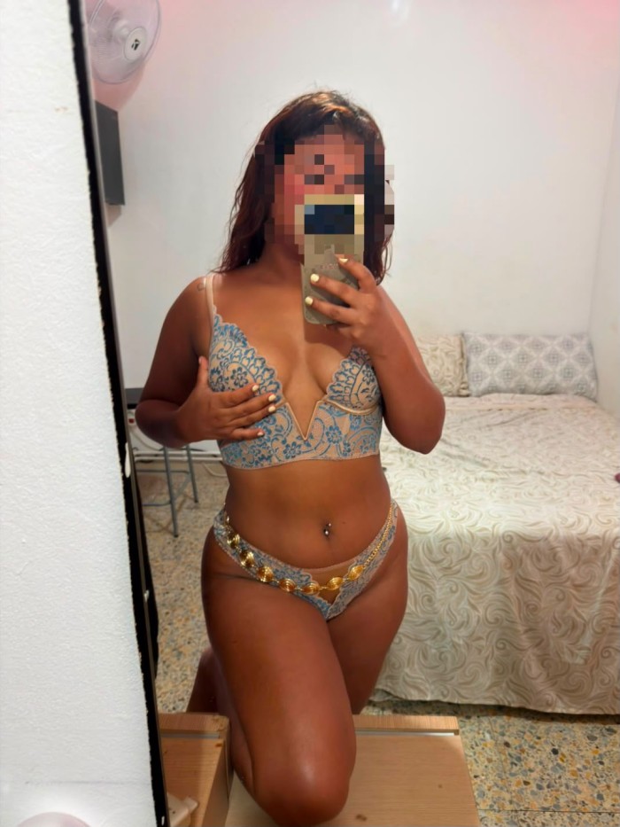 ZARA COLOMBIANA 23 AÑOS