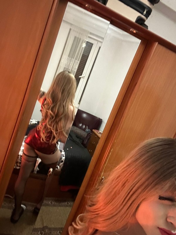 Jovencita trans estrella ardiente