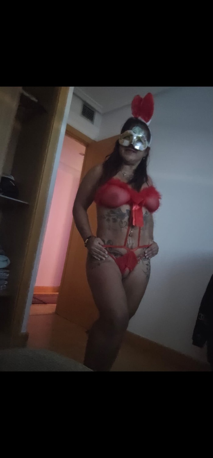 Muy guarra y puta en tu zona
