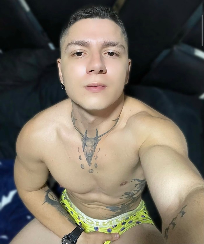 SEXY PERVERSO JOVEN LATINO CACHONDO PERVERSO FIESTERO PARA TI NOVEDAD