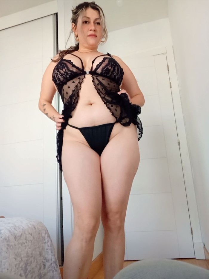 COLOMBIANA ENROLLADA MUY MRBOSA Y FIESTERA