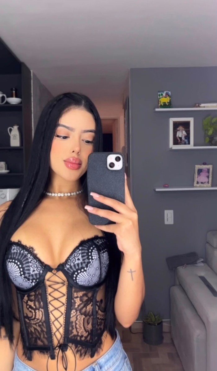 jovencita nivel VIP, rubia morosa y caliente