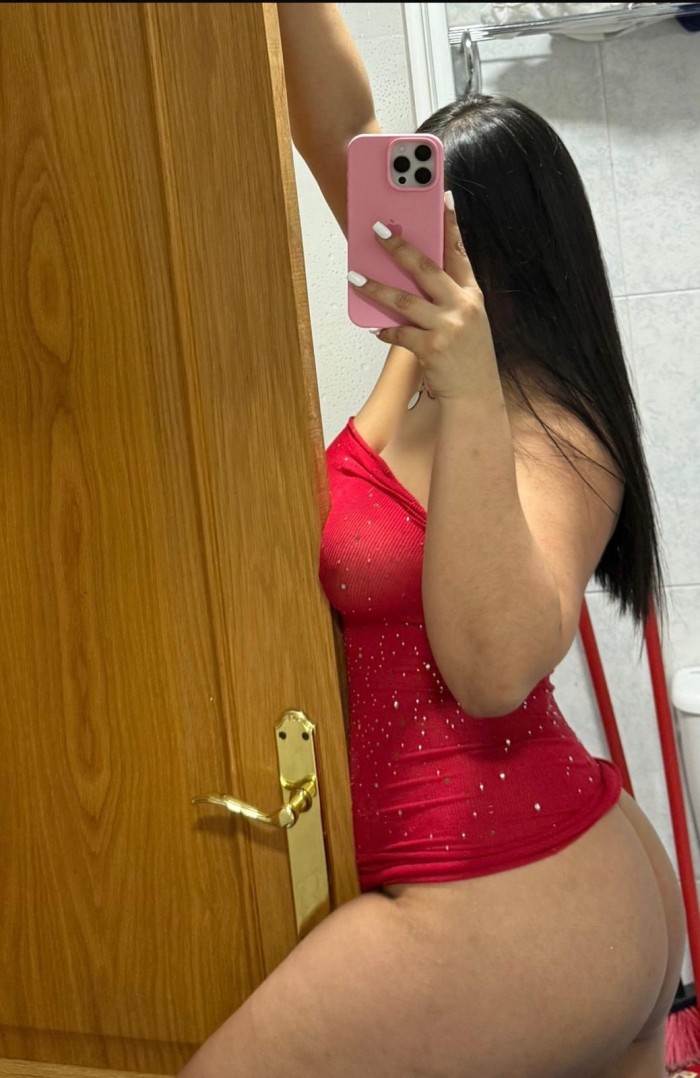 Dos tetonas cachondas y fiesteras disponibles en Torrelavega