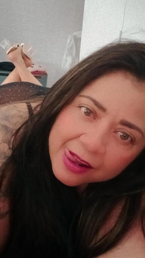 DIANA BRASILENA MUY COMPLACIENTE AL TOP