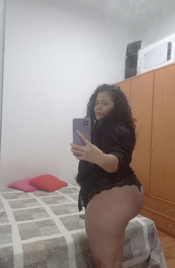 DIANA BRASILENA MUY COMPLACIENTE AL TOP