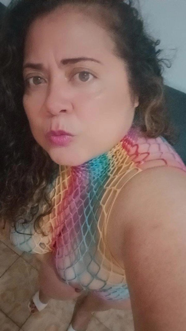 DIANA BRASILENA MUY COMPLACIENTE AL TOP