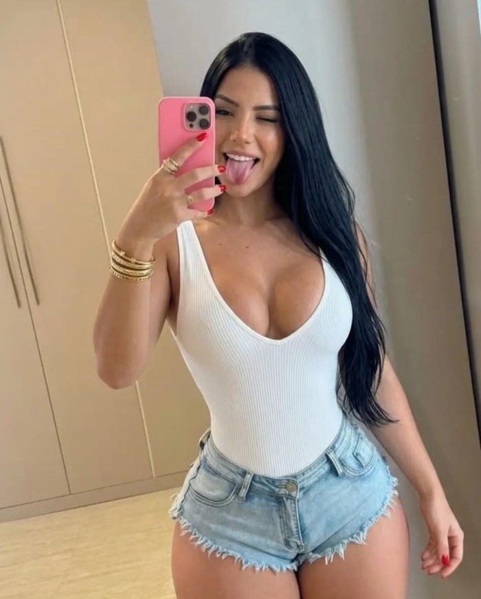 NOVEDAD LATINA SÚPER TETAS Y UN CUERPAZO DE ESCÁNDALO/ SALAMANCA/ FIESTERA