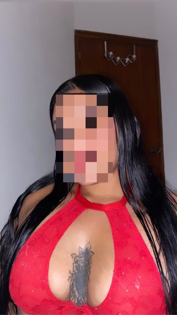 LUNA MUY FIESTERA Y CAÑERA EN LA CAMA