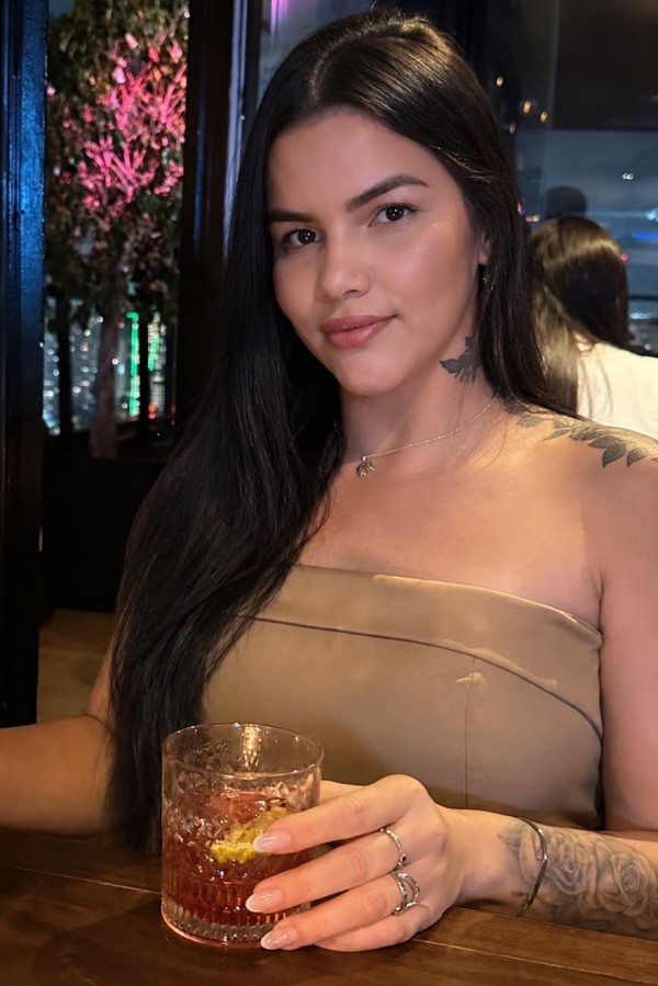 Hacemos el amor mientras tu esposa está de compras