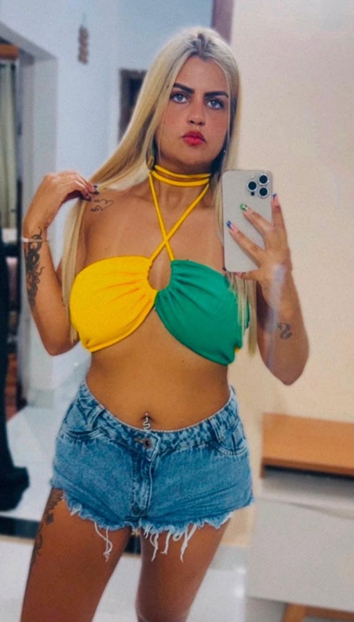 Brasileña recién llegada de Brasil
