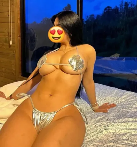 UNA LATINA MUY PERVERTIDA, FIESTERA Y AMOROSA.