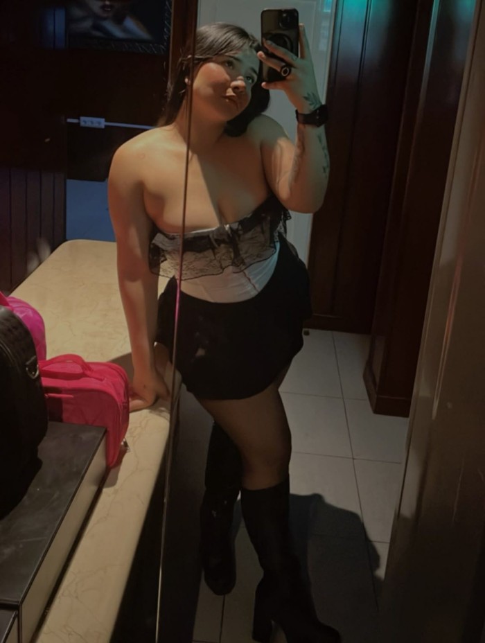 RICA COLOMBIANA CALIENTE Y MORBOSA EN JEREZ