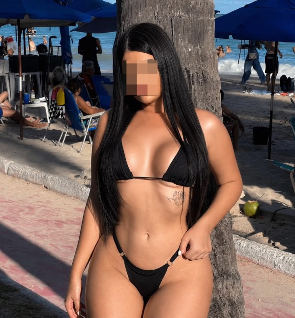 EN PUERTO DE LA CRUZ BOMBA ARDIENTE SEXO A TOPE