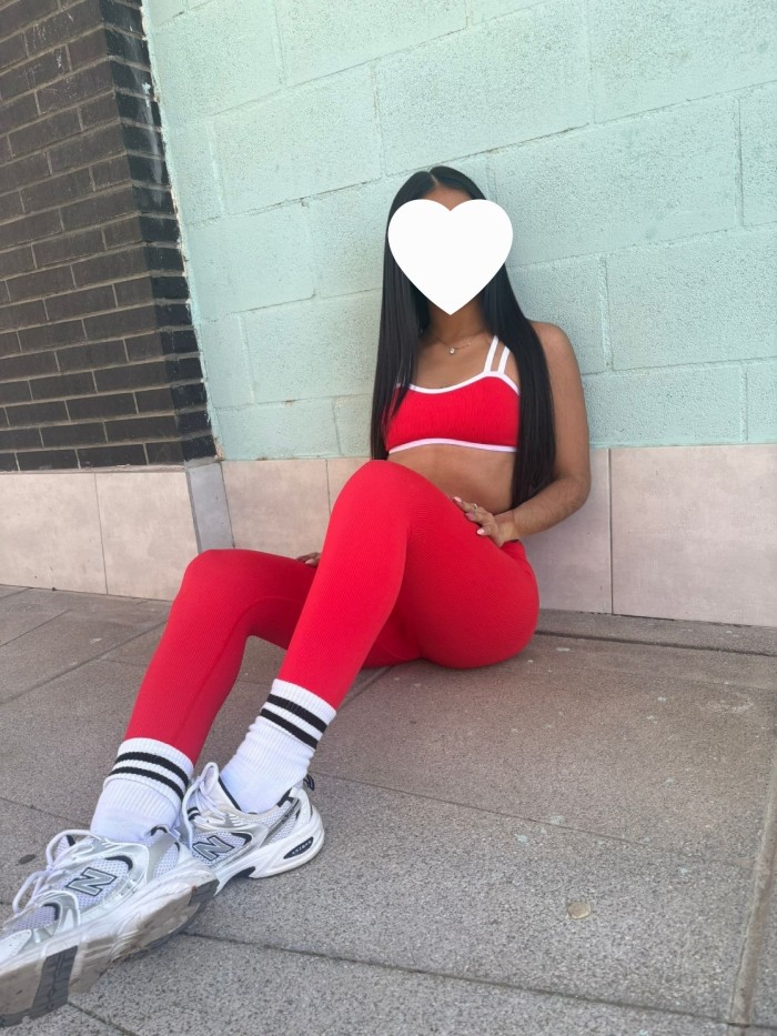 CHICA MUY MANEJABLE EN TODO
