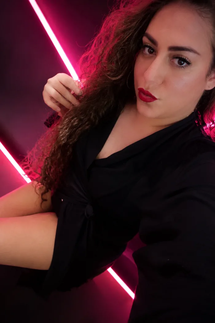 Trans española besos con lengua lechera y fiestera