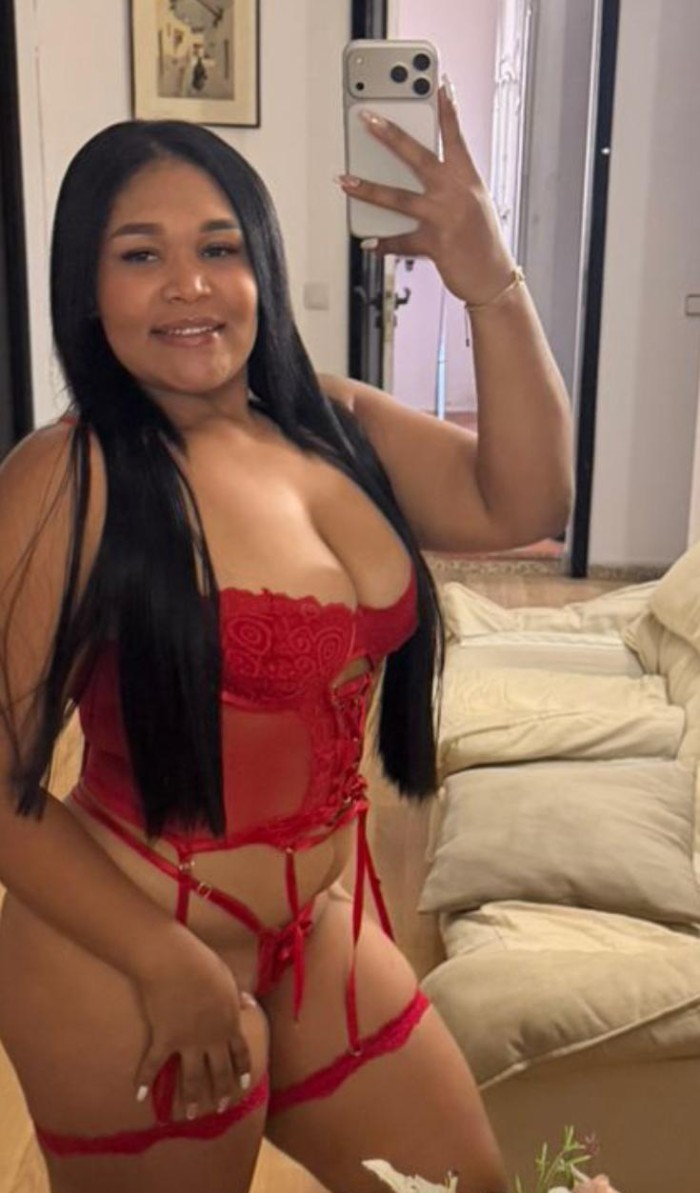 JOVENCITA COMPLETA, ENROLLADA Y FIESTERA… 24H