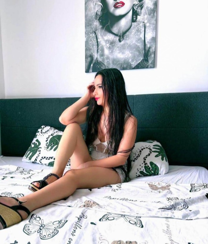 VALERIA , ARGENTINA DELGADITA DE 26 AÑOS