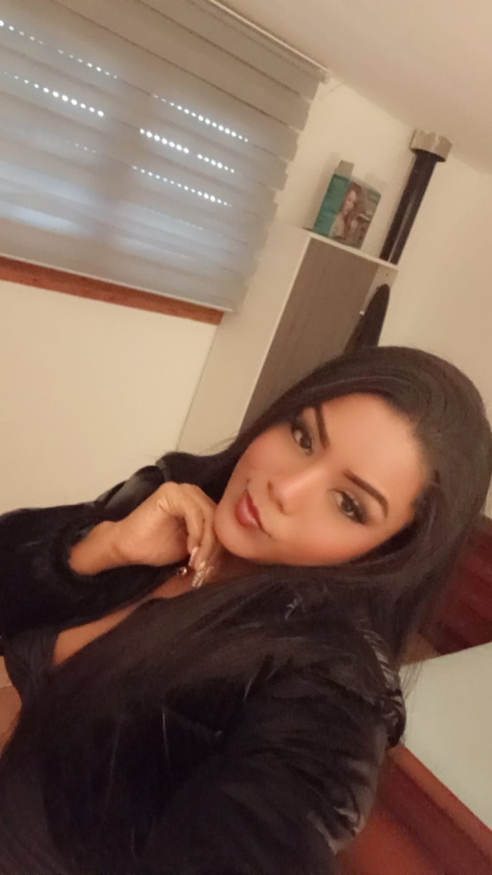 Morenita atractiva FIESTERA. Independiente