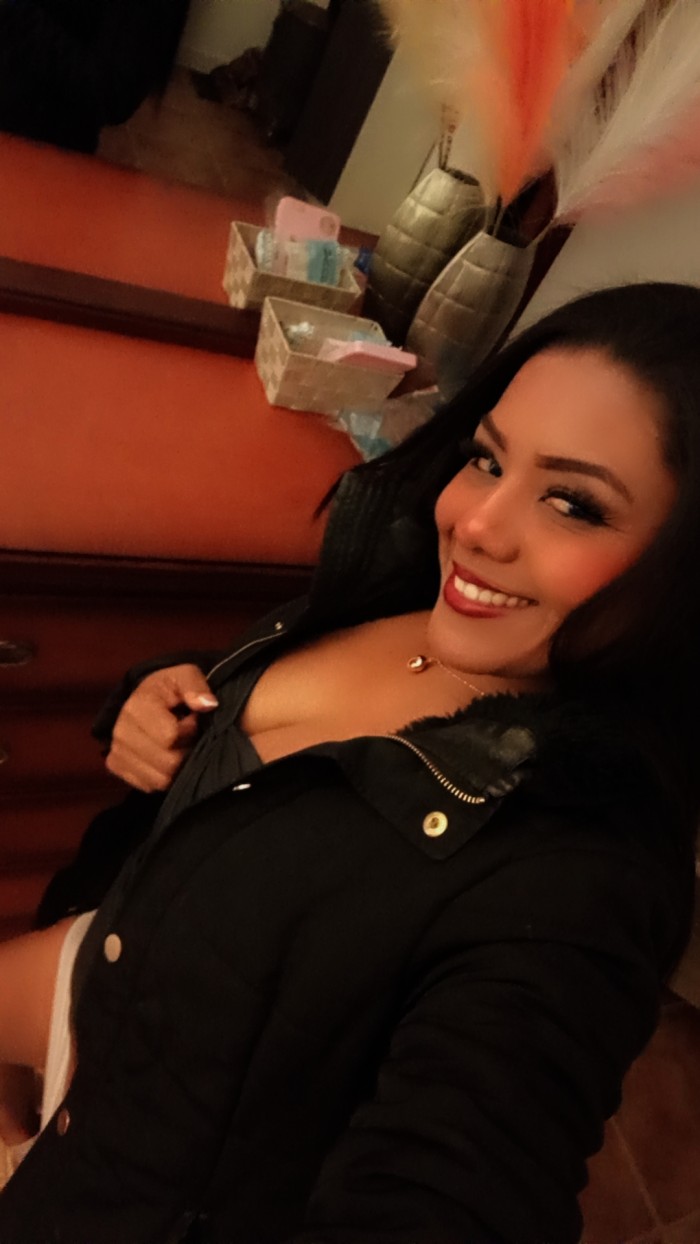 Morenita atractiva FIESTERA. Independiente
