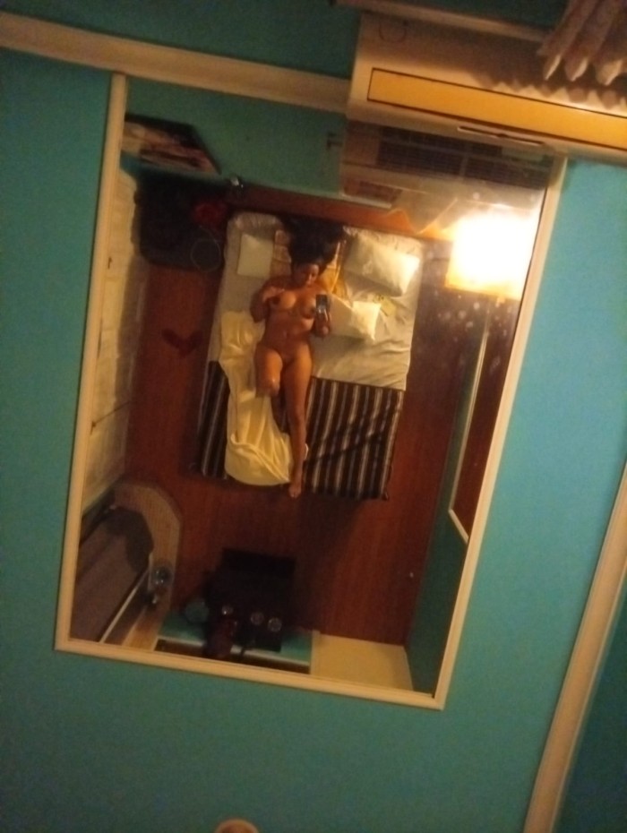 CALIENTE ATRACTIVA, Y BIEN PUTITA