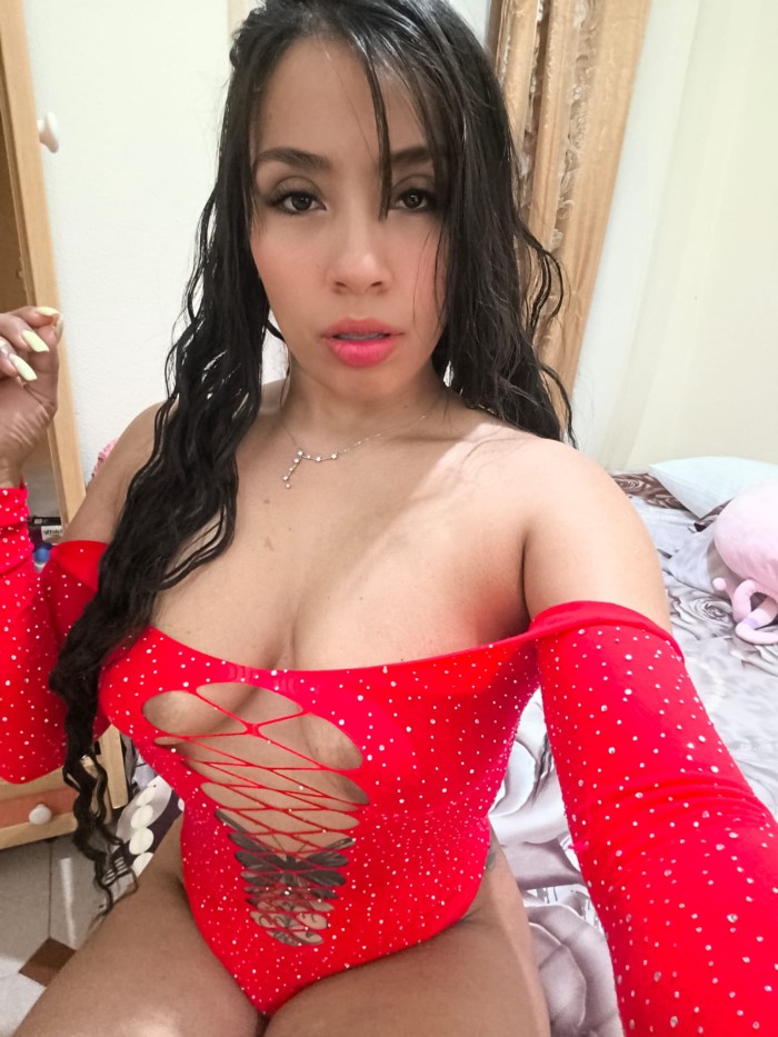 CACHONDA FIESTERA ENTREGADA LUJURIOSA COMPLACIENTE