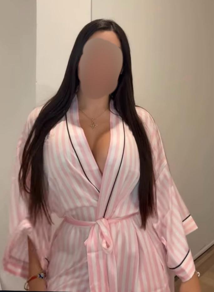 CALIENTE Y CON LA BOCA MAS TRAGONA