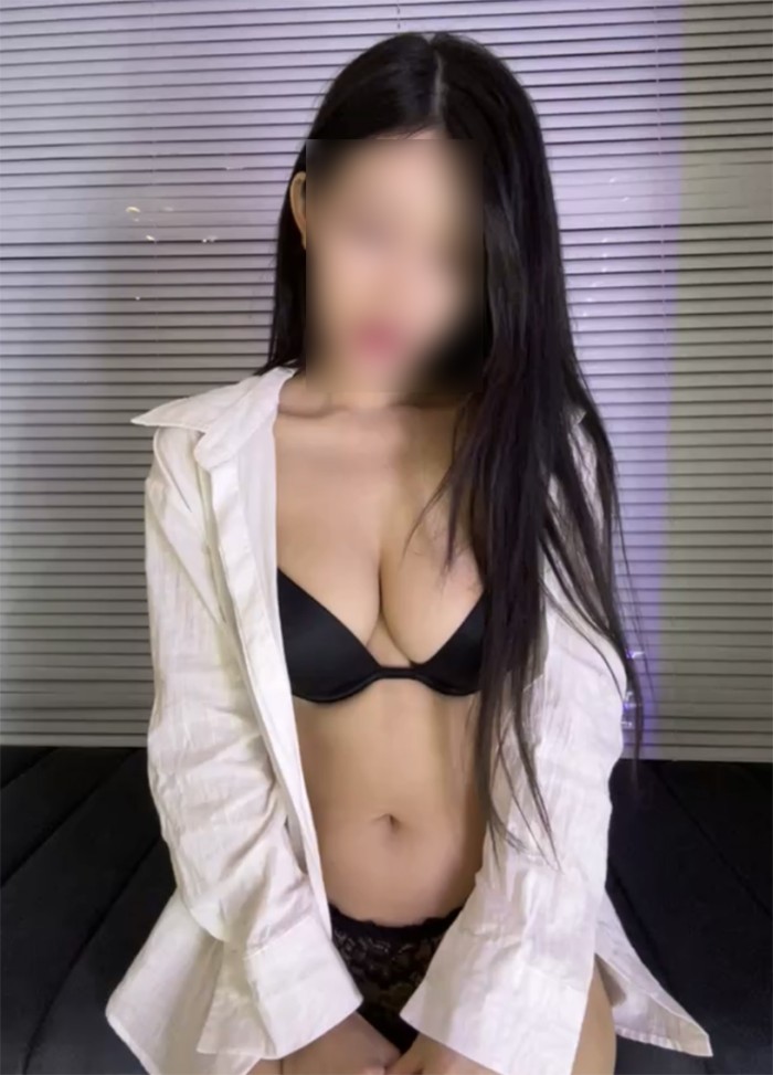 JOVEN ASIATICA INDEPENDIENTE EN SABADELL