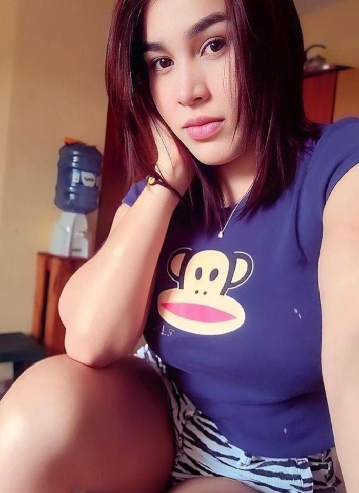 Guapísima sexy deliciosa  posturas besos y mas