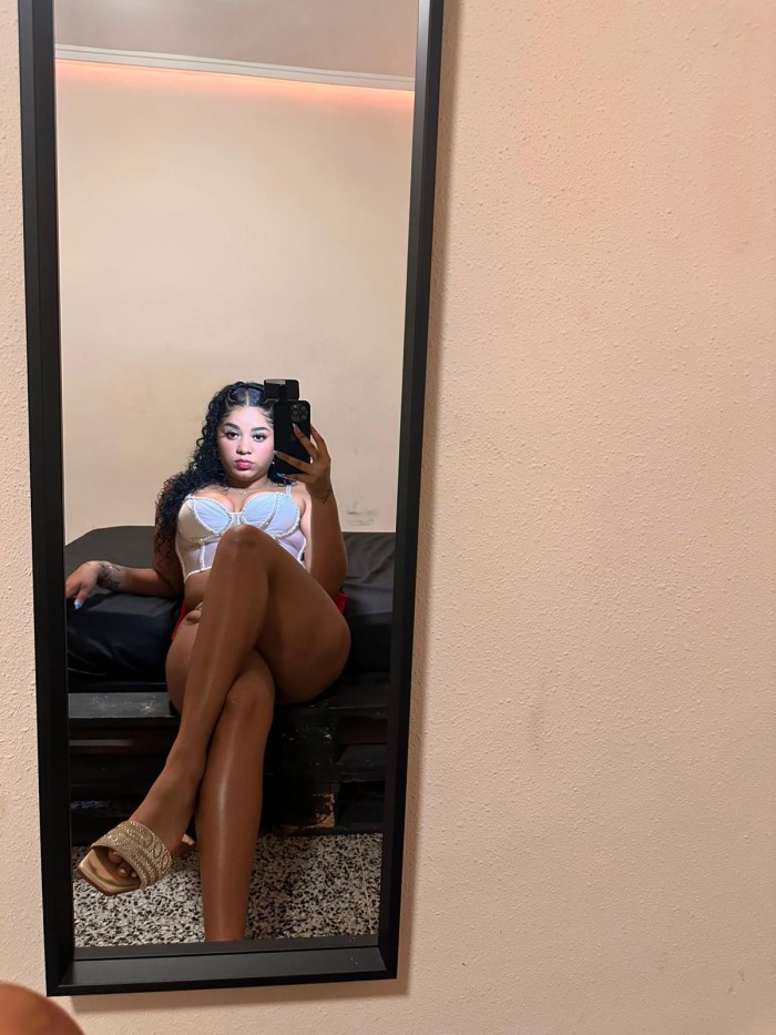 linda chica colombiana disponible en elda