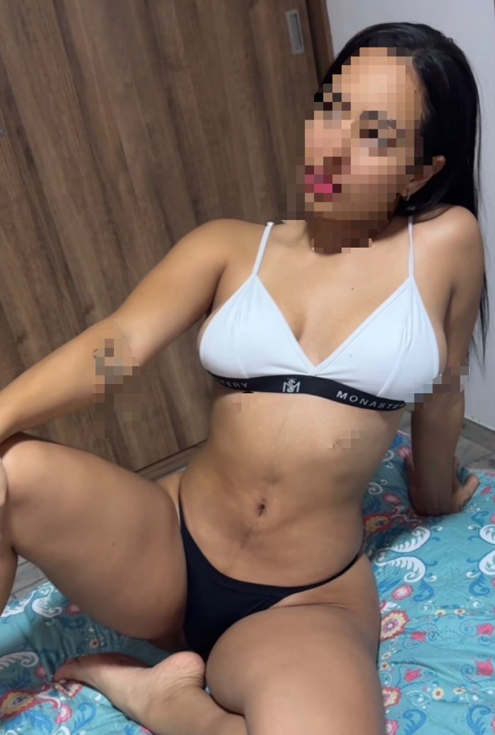 Colombiana de infarto…. sexy y enrollada 24h