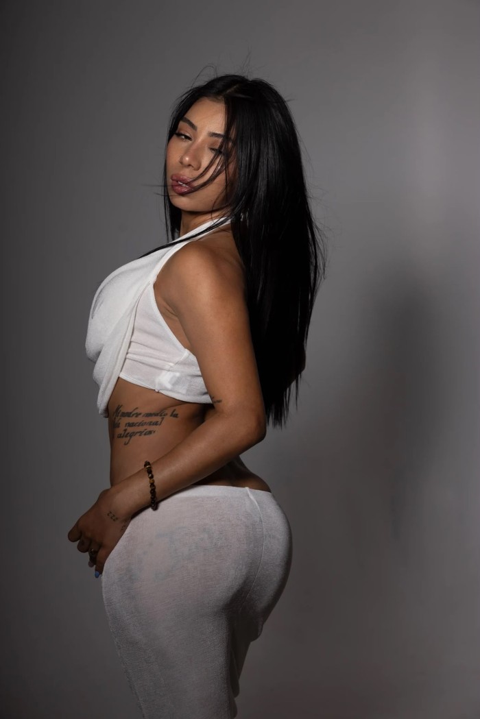 NOVEDAD EN SAGRADA FAMILIA ALTO NIVEL ESCORT SEXY
