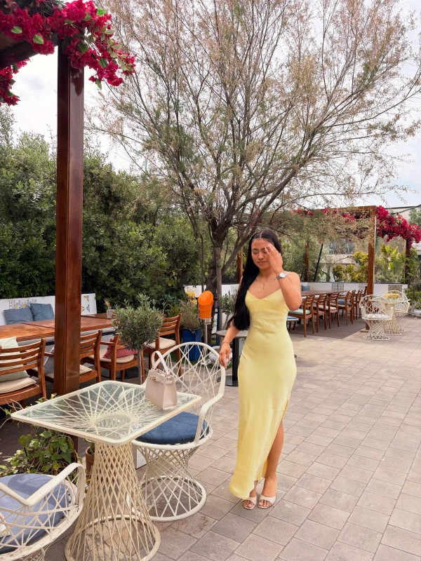 COLOMBIANA CALIENTE EN BARCELONA SOLO SALIDAS