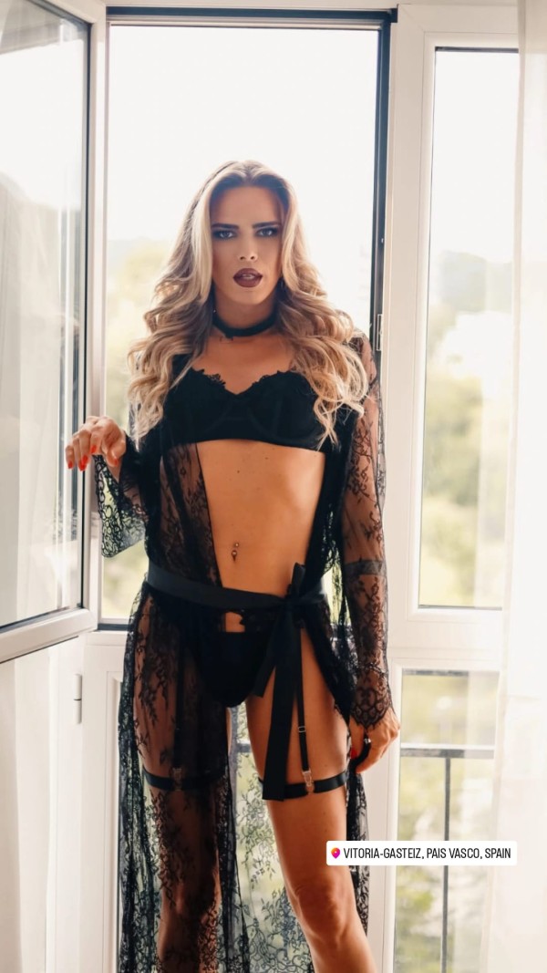 EDUARDA BRASILEÑA POLLON